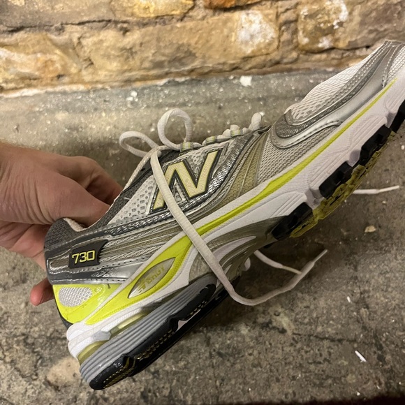 Women’s New Balance 730 Sneakers size 9.5 - Picture 7 of 7